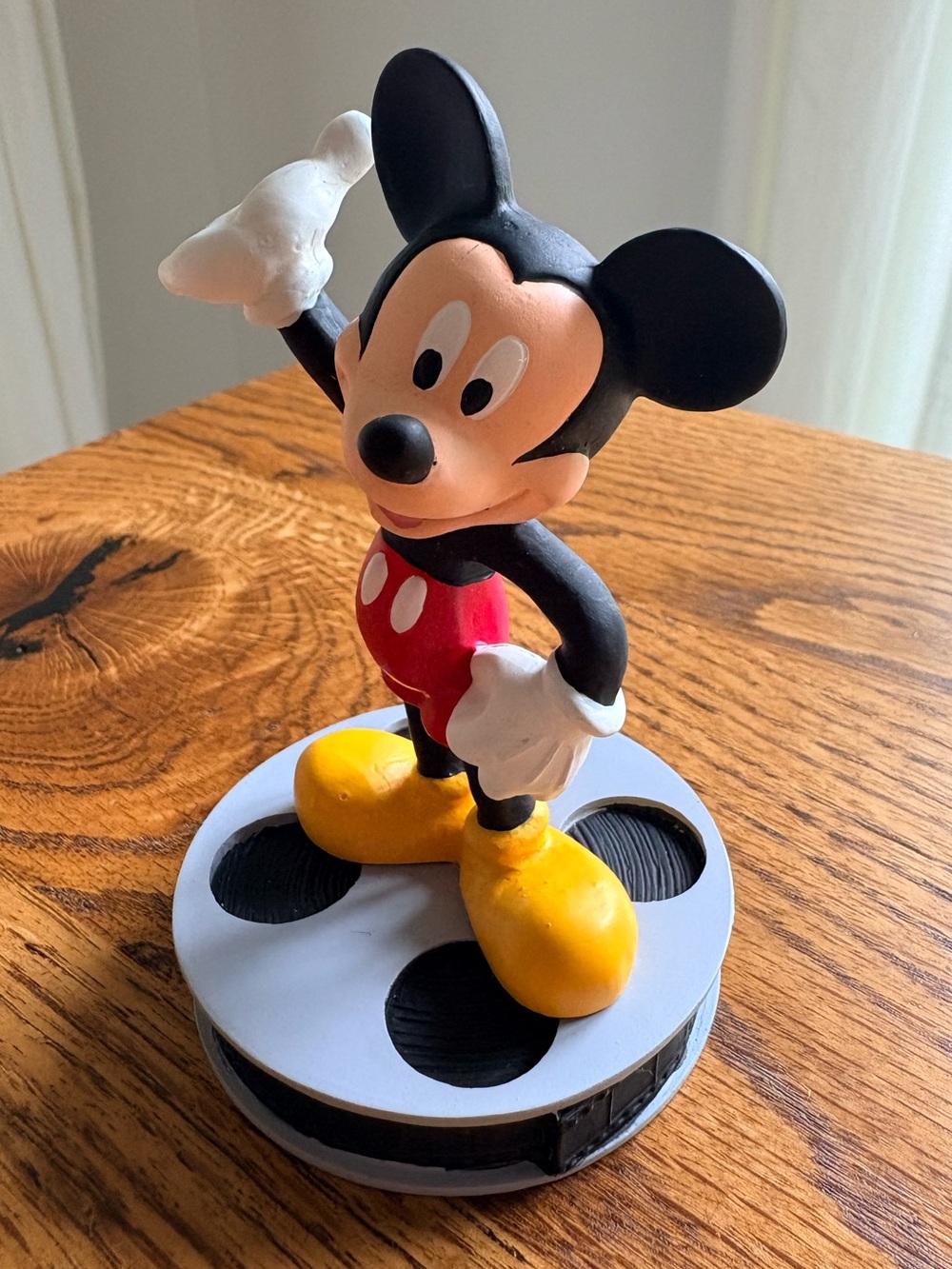 VTG 1999 Disney Mickey Mouse standing on film reel- Hand Painted Resin Figurine - Picture 7 of 15